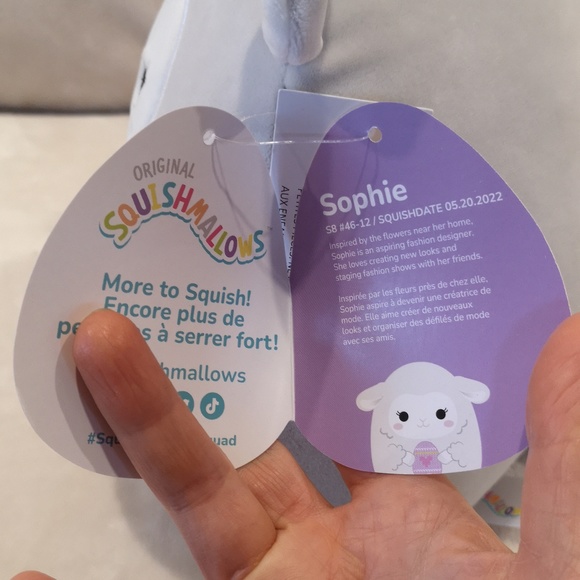 Squishmallow 8 inches Sophie Gray lamb holding an Easter egg - Picture 4 of 4